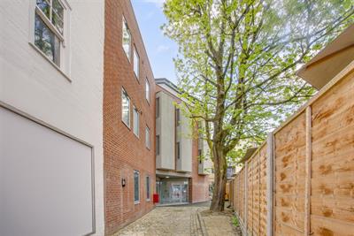 17-19 Frogmoor, High Wycombe