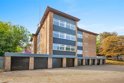 Pettifer Way, High Wycombe
